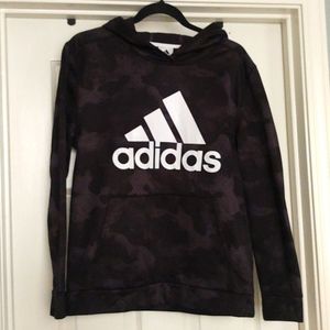 2 Adidas sweaters ❄️